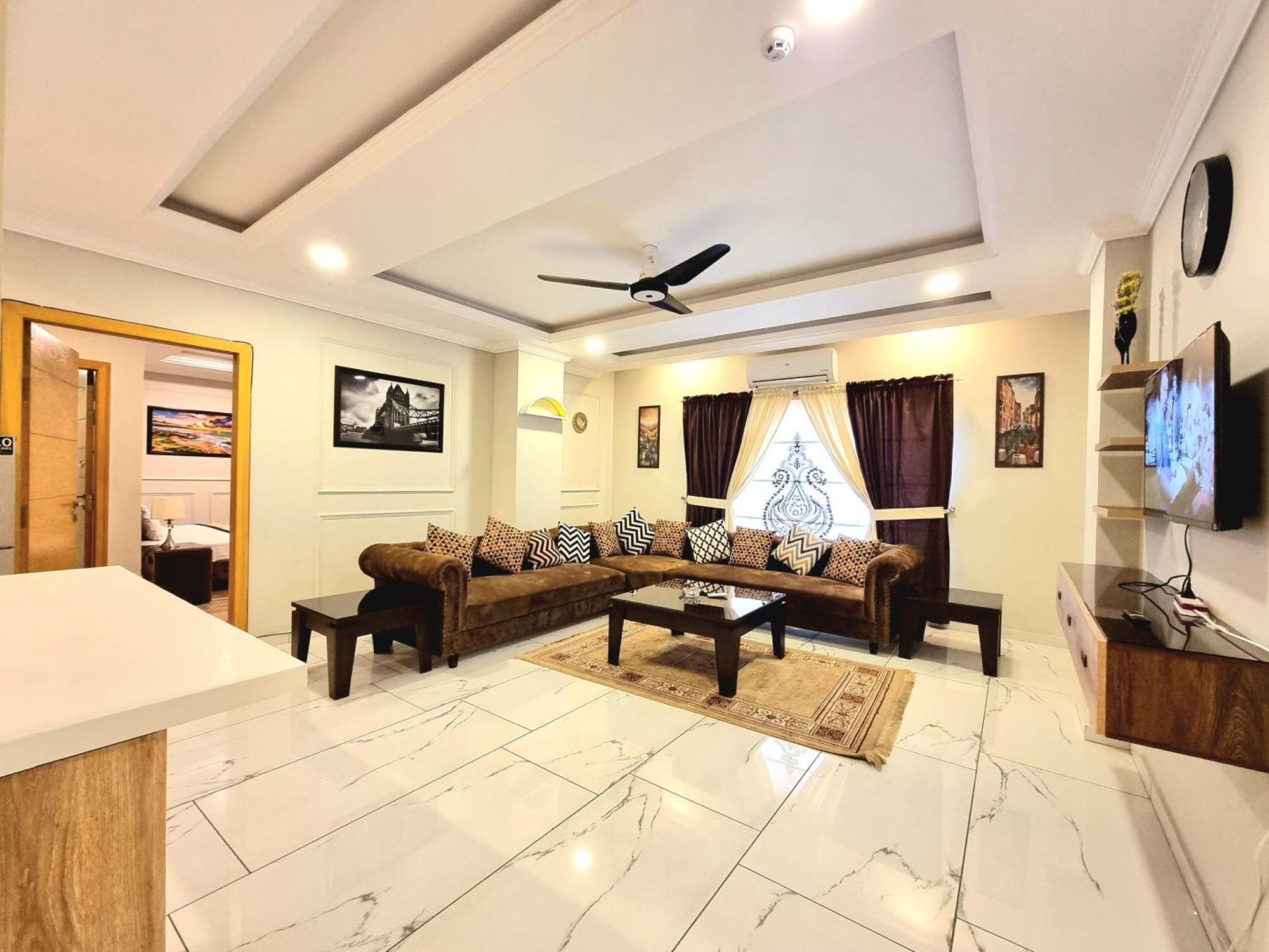 Luxurious Landing Apartments & Suites Bahria Town Rawalpindi Quarto foto