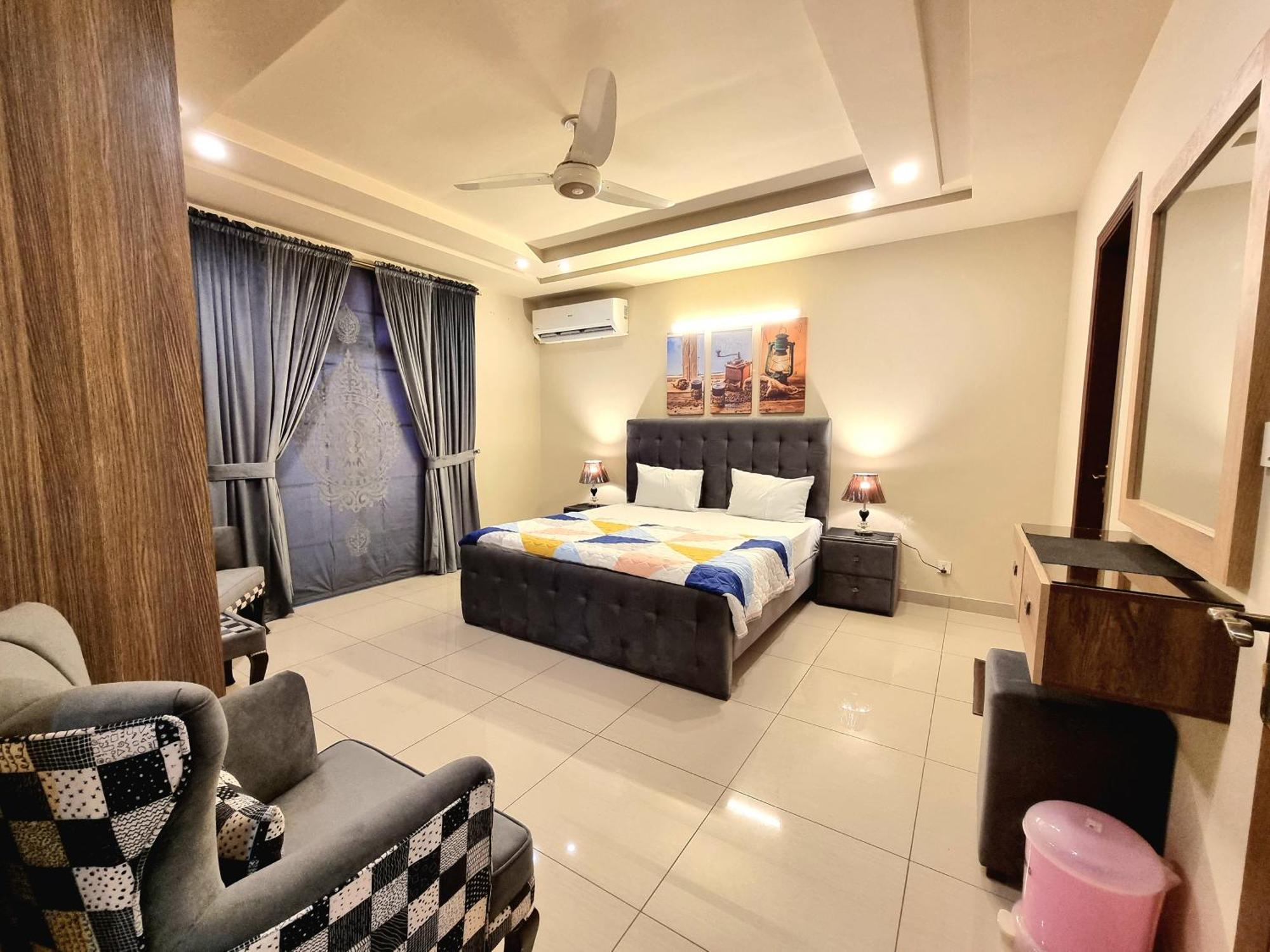 Luxurious Landing Apartments & Suites Bahria Town Rawalpindi Quarto foto